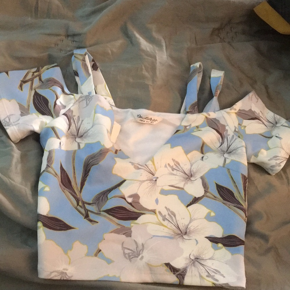 Miss Selfridge (TOPSHOP) flower off shoulder crop